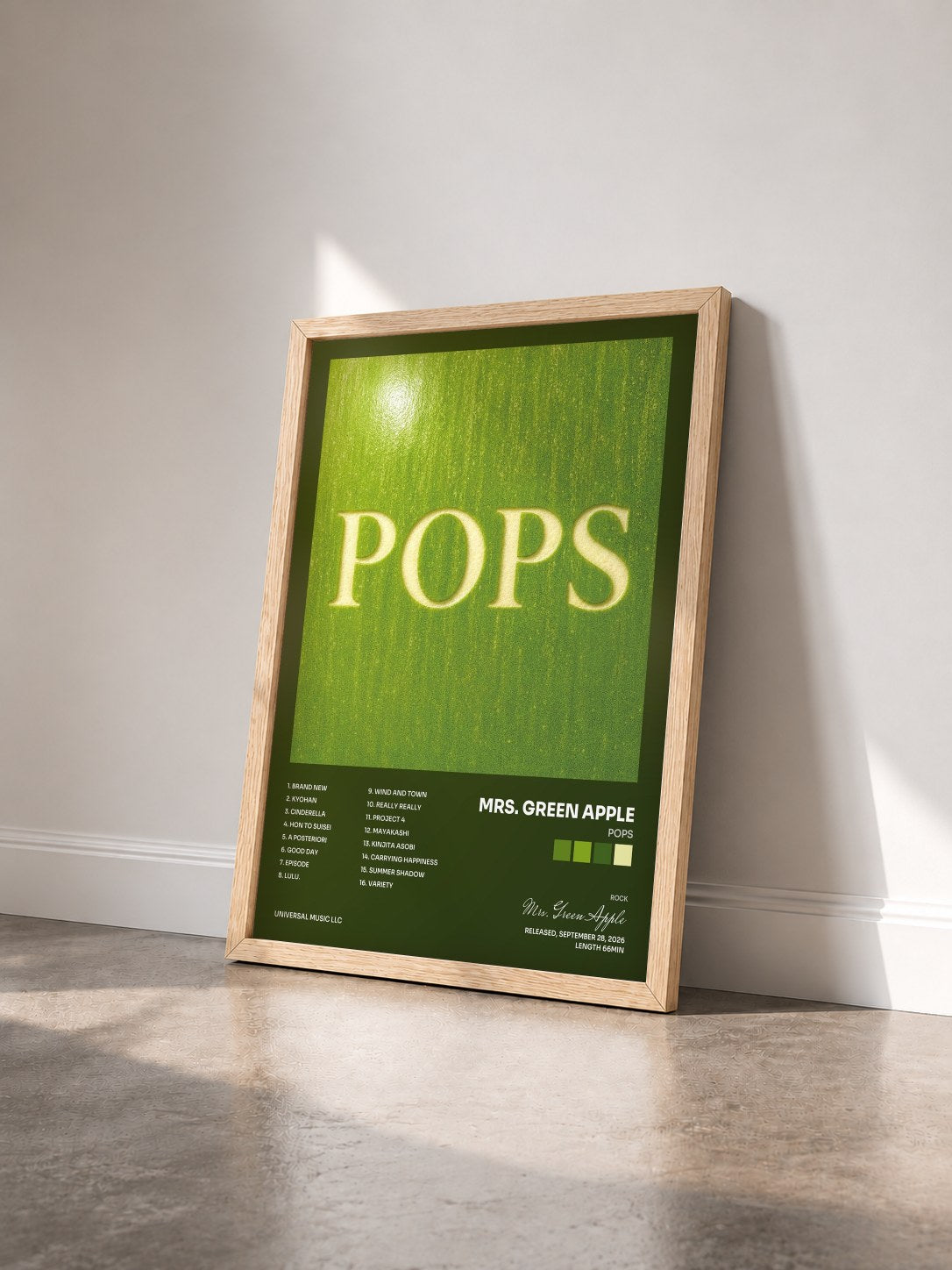 #bois Tableau de l'album POPS de Mrs. Green Apple vu de trois quarts, cadre en bois brut