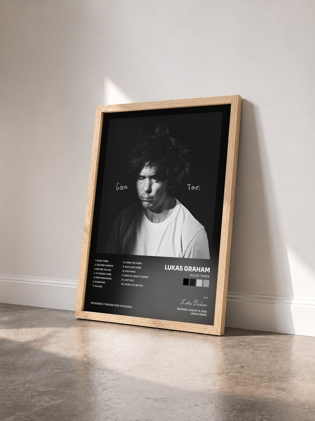 #bois Tableau de l'album Good Times de Lukas Graham vu de trois quarts, cadre en bois brut