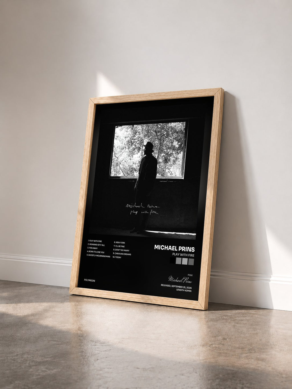 #bois Tableau de l'album Play With Fire de Michael Prins vu de trois quarts, cadre en bois brut