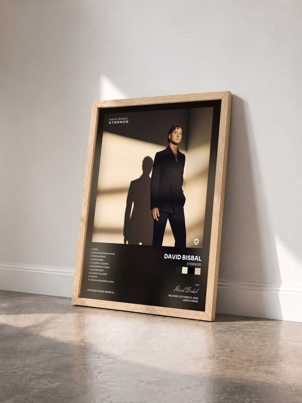 #bois Tableau de l'album Eternos de David Bisbal vu de trois quarts, cadre en bois brut