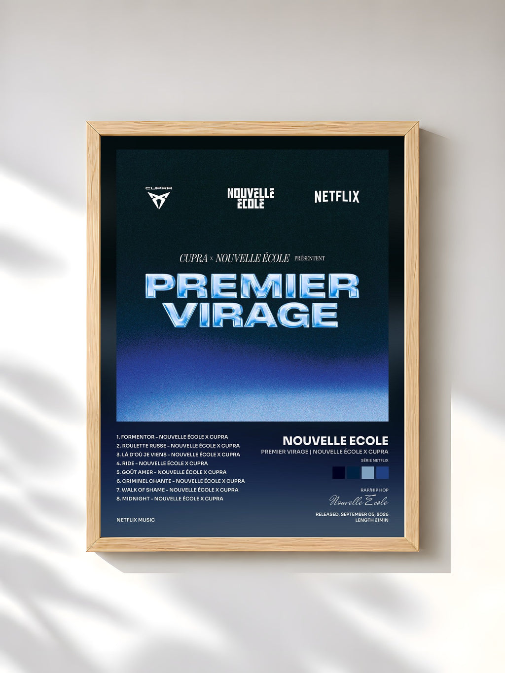 #bois Tableau de l'album Premier Virage | Nouvelle École x CUPRA (Série Netflix) de Nouvelle Ecole, cadre en bois brut, imprimé et encadré en France