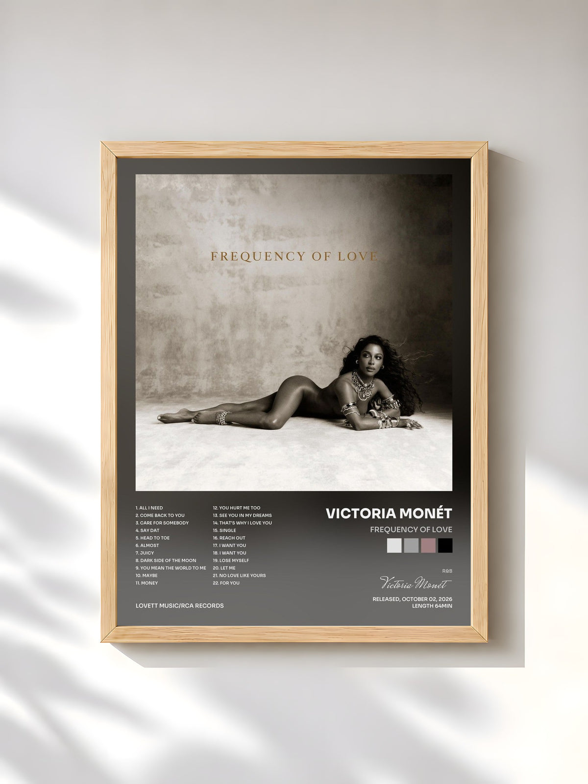 #bois Tableau de l'album Frequency Of Love de Victoria Monét, cadre en bois brut, imprimé et encadré en France