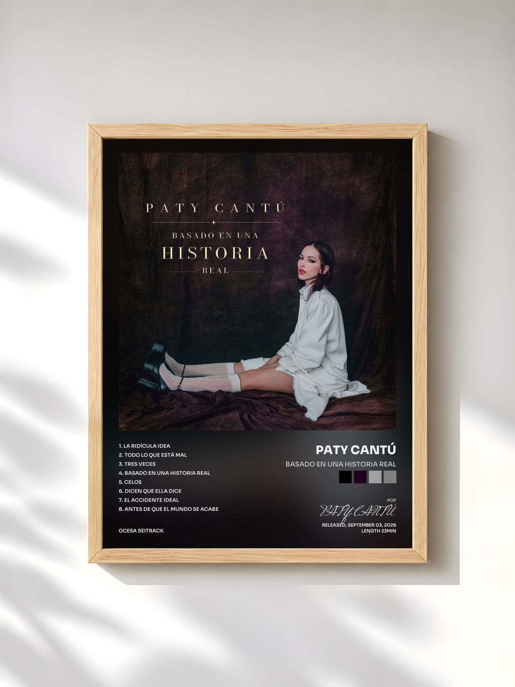 #bois Tableau de l'album Basado En Una Historia Real de PATY CANTÚ, cadre en bois brut, imprimé et encadré en France