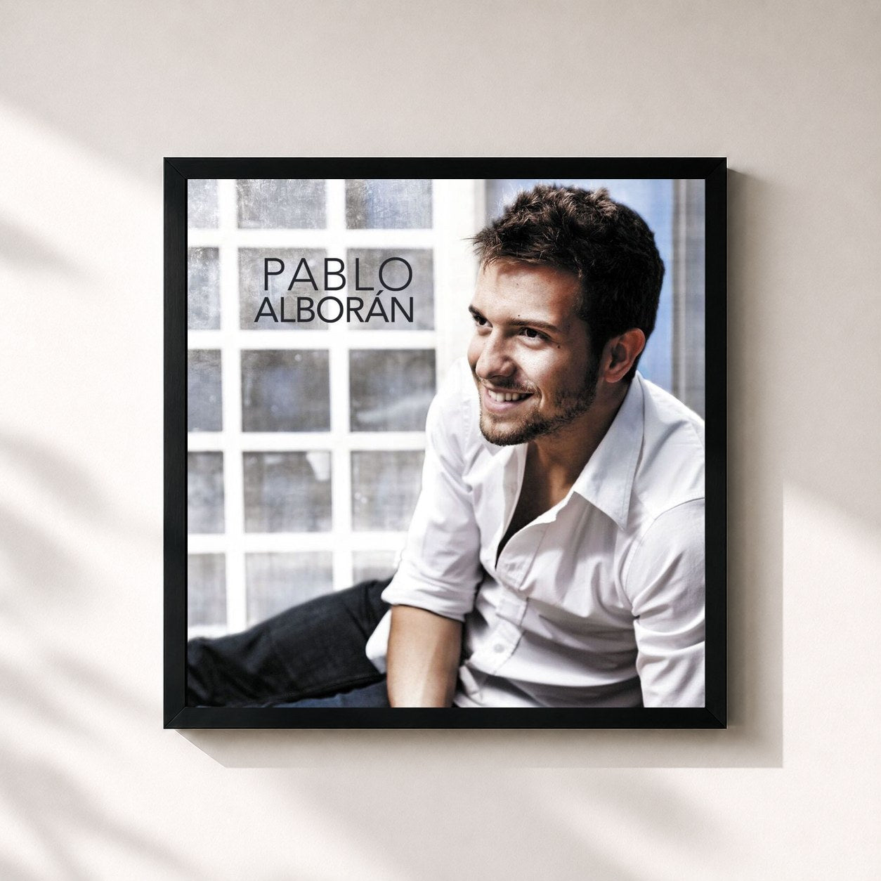 #noir Tableau carré de l'album Pablo Alboran de Pablo Alborán, cadre noir 32x32 cm