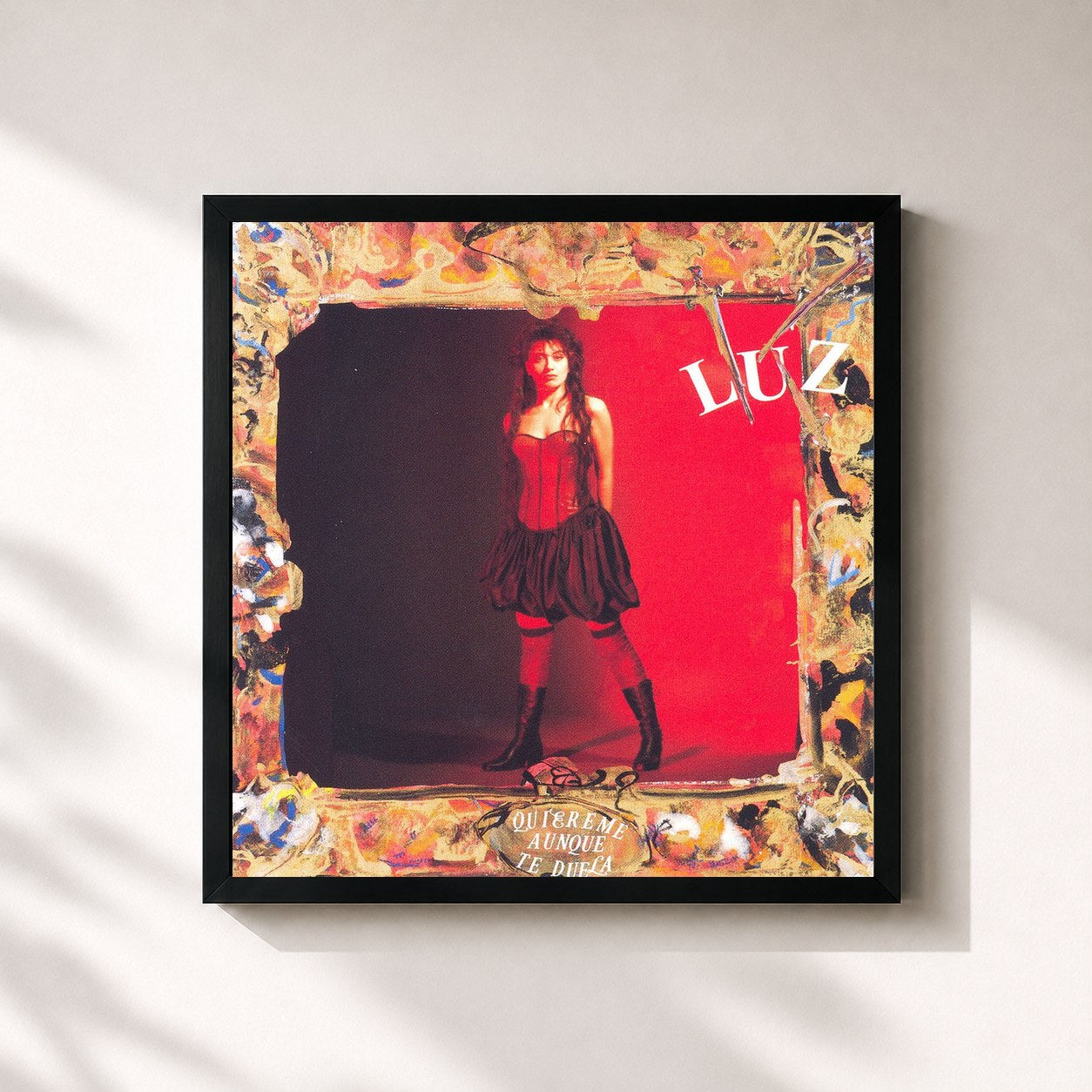 #noir Tableau carré de l'album Quiereme Aunque Te Duela de Luz Casal, cadre noir 32x32 cm