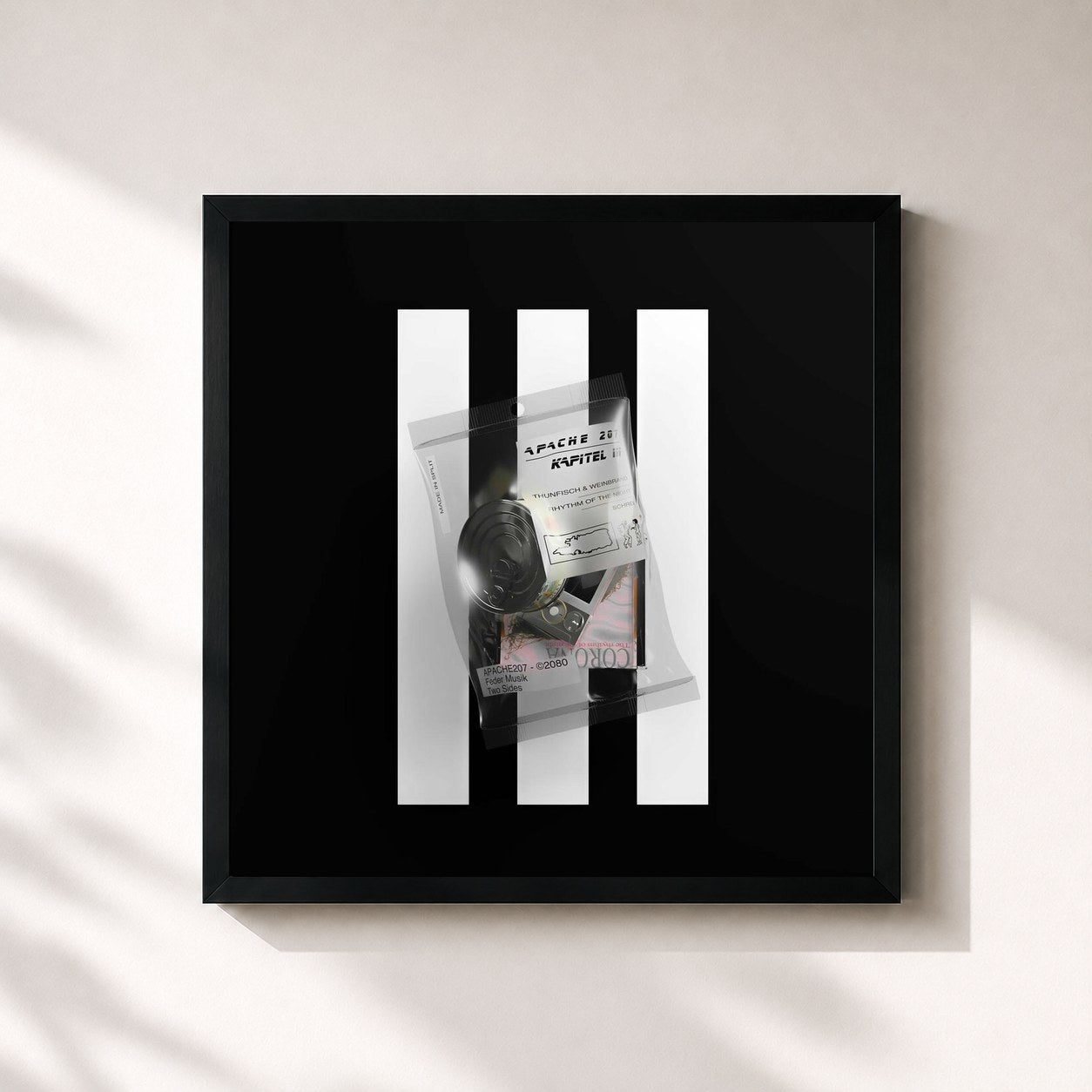 #noir Tableau carré de l'album Kapitel III Thunfisch & Weinbrand (2sad2disco) de Apache 207, cadre noir 32x32 cm