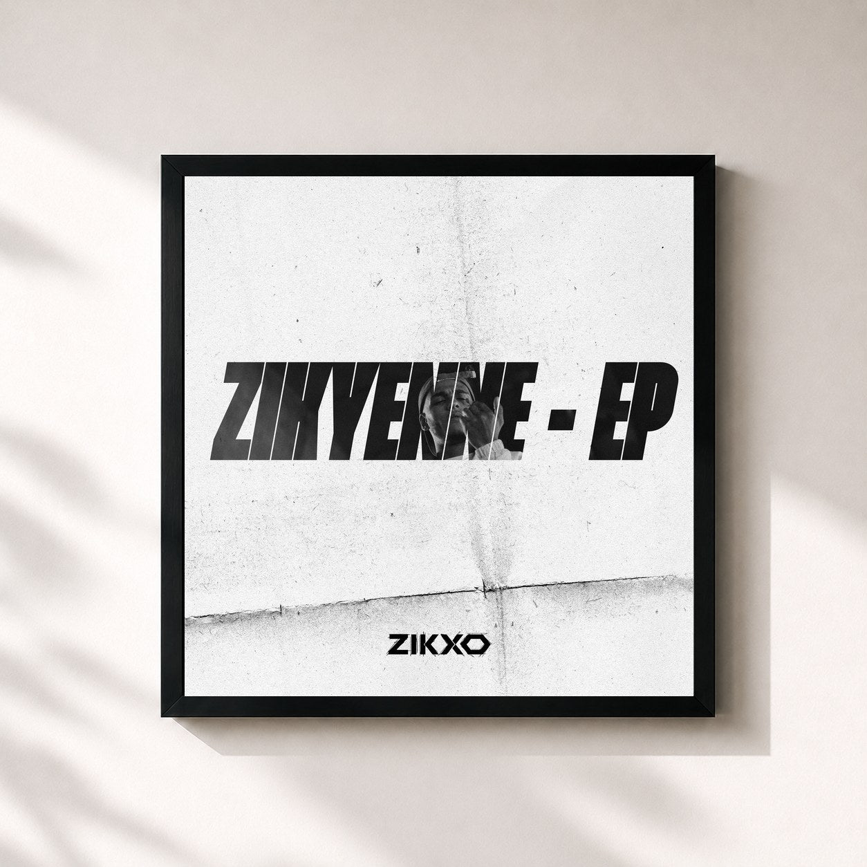 #noir Tableau carré de l'album Zikyenne de Zikxo, cadre noir 32x32 cm