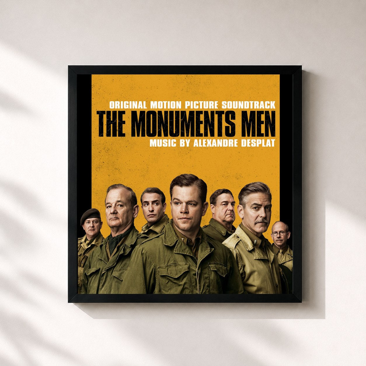 #noir Tableau carré de l'album The Monuments Men (Original Motion Picture Soundtrack) de Alexandre Desplat, cadre noir 32x32 cm