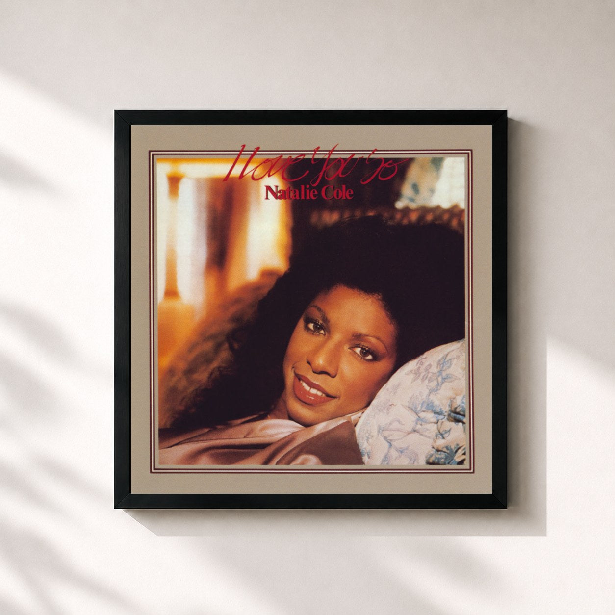 #noir Tableau carré de l'album I Love You So de Natalie Cole, cadre noir 32x32 cm
