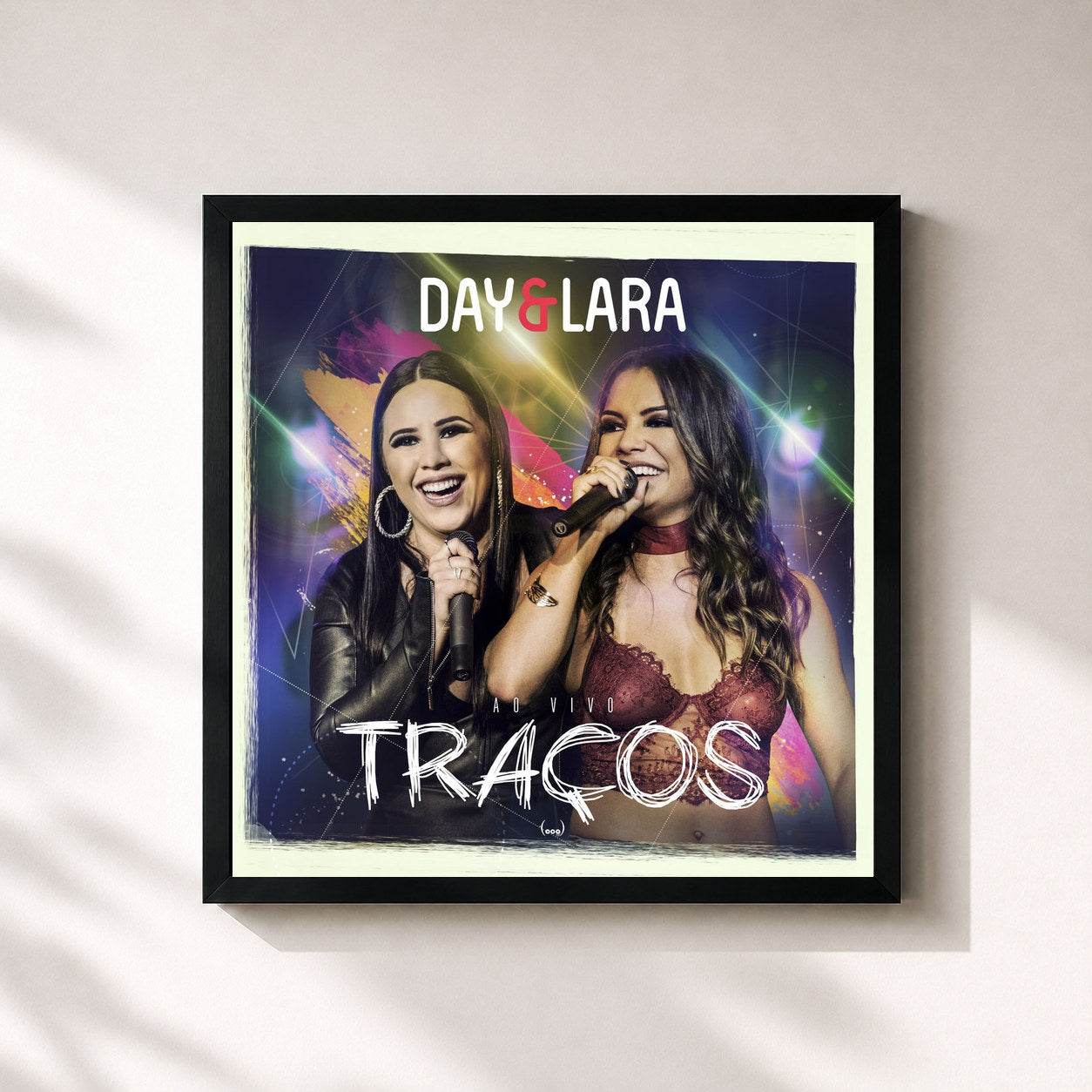 #noir Tableau carré de l'album Traços (Ao vivo) de Day e Lara, cadre noir 32x32 cm