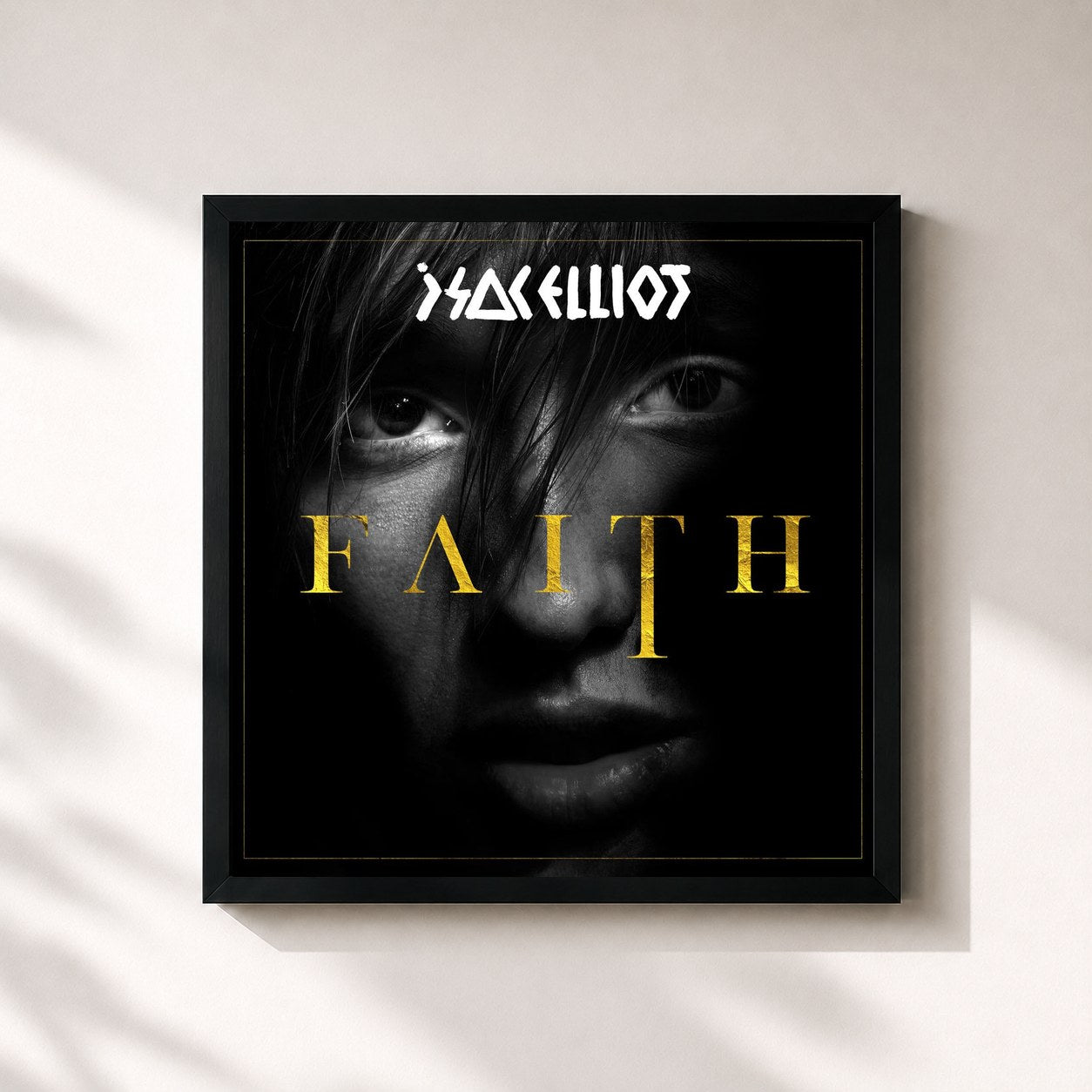 #noir Tableau carré de l'album FAITH de Isac Elliot, cadre noir 32x32 cm
