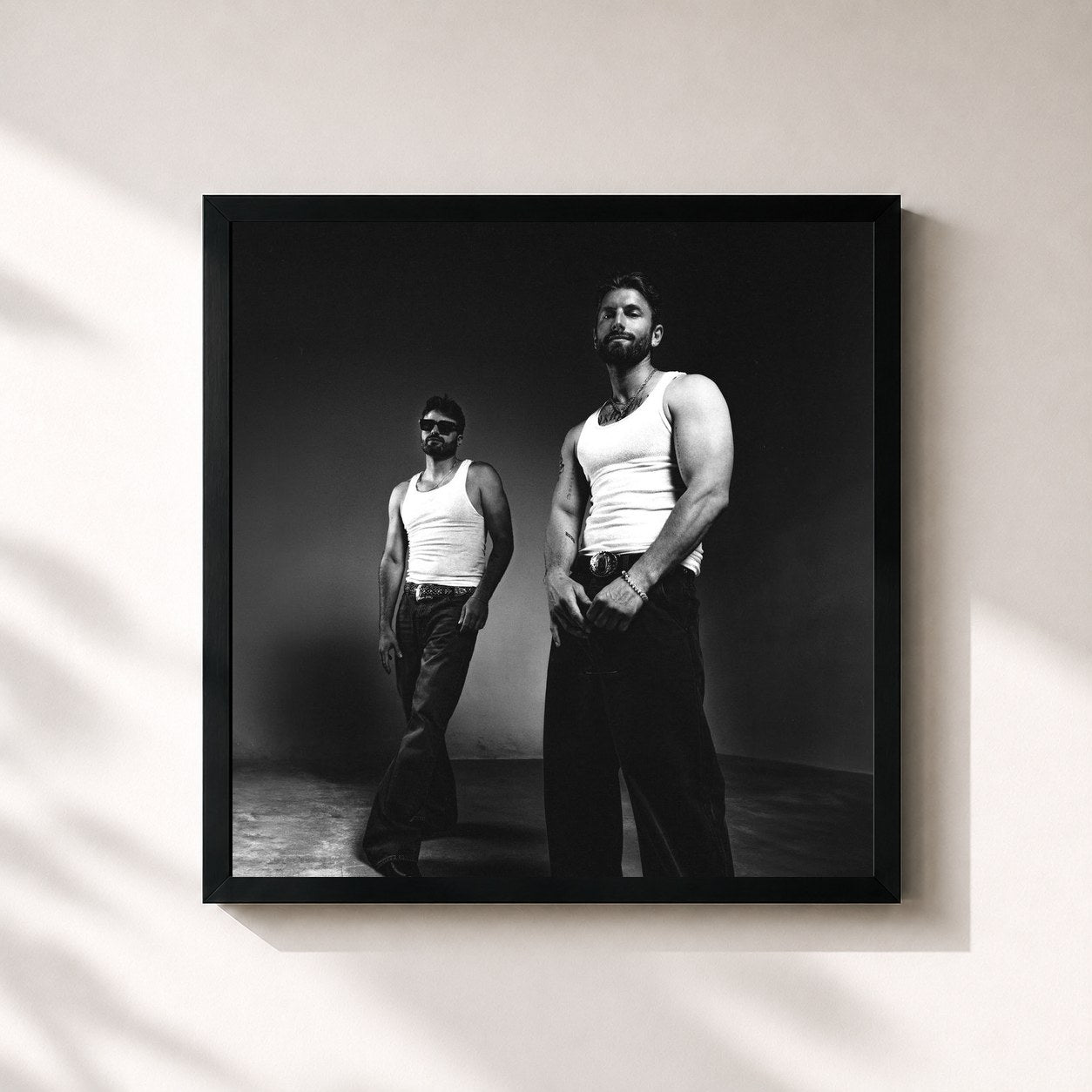 #noir Tableau carré de l'album NO HArD FEELINGS (Deluxe) de Marc E. Bassy, cadre noir 32x32 cm