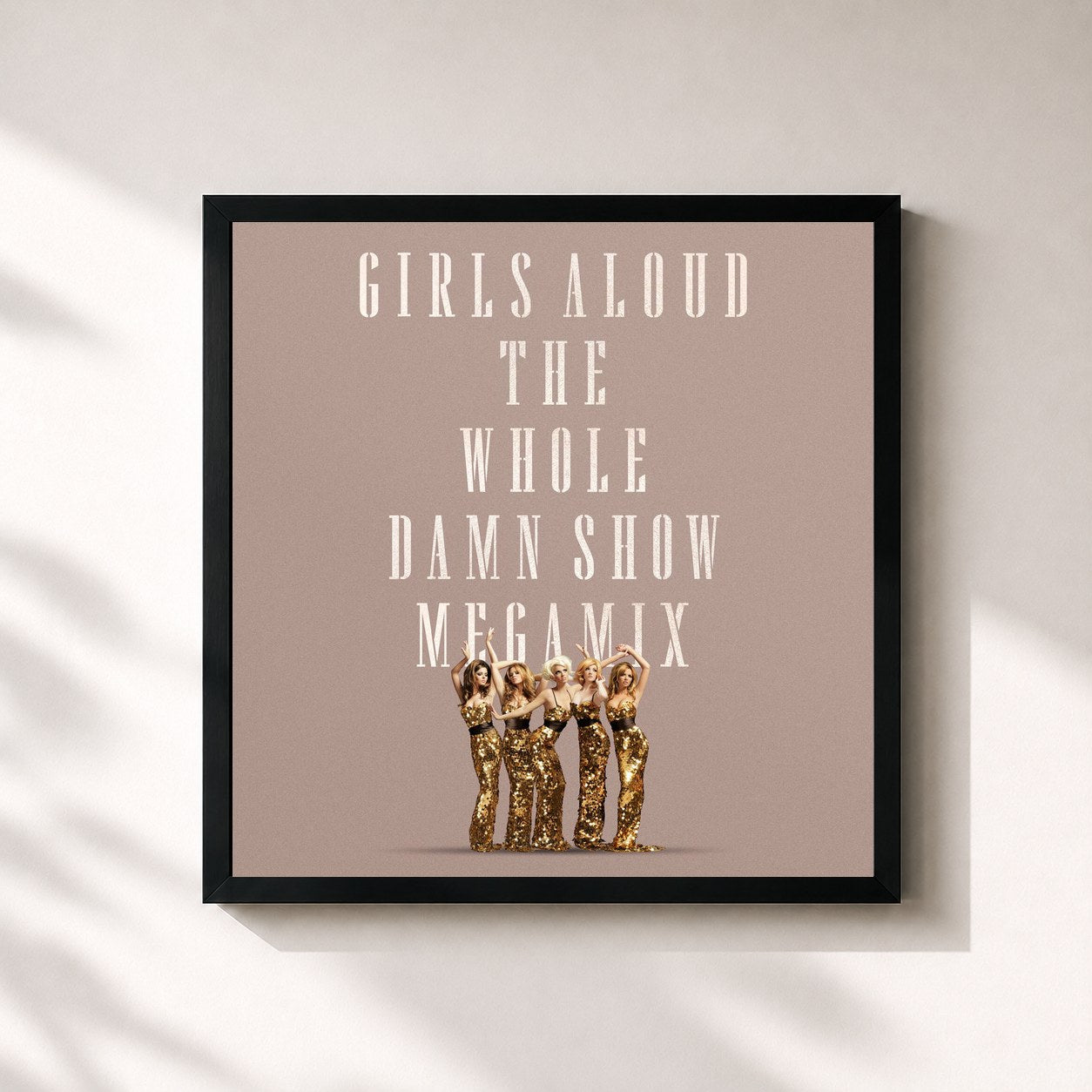 #noir Tableau carré de l'album The Whole Damn Show Megamix de Girls Aloud, cadre noir 32x32 cm