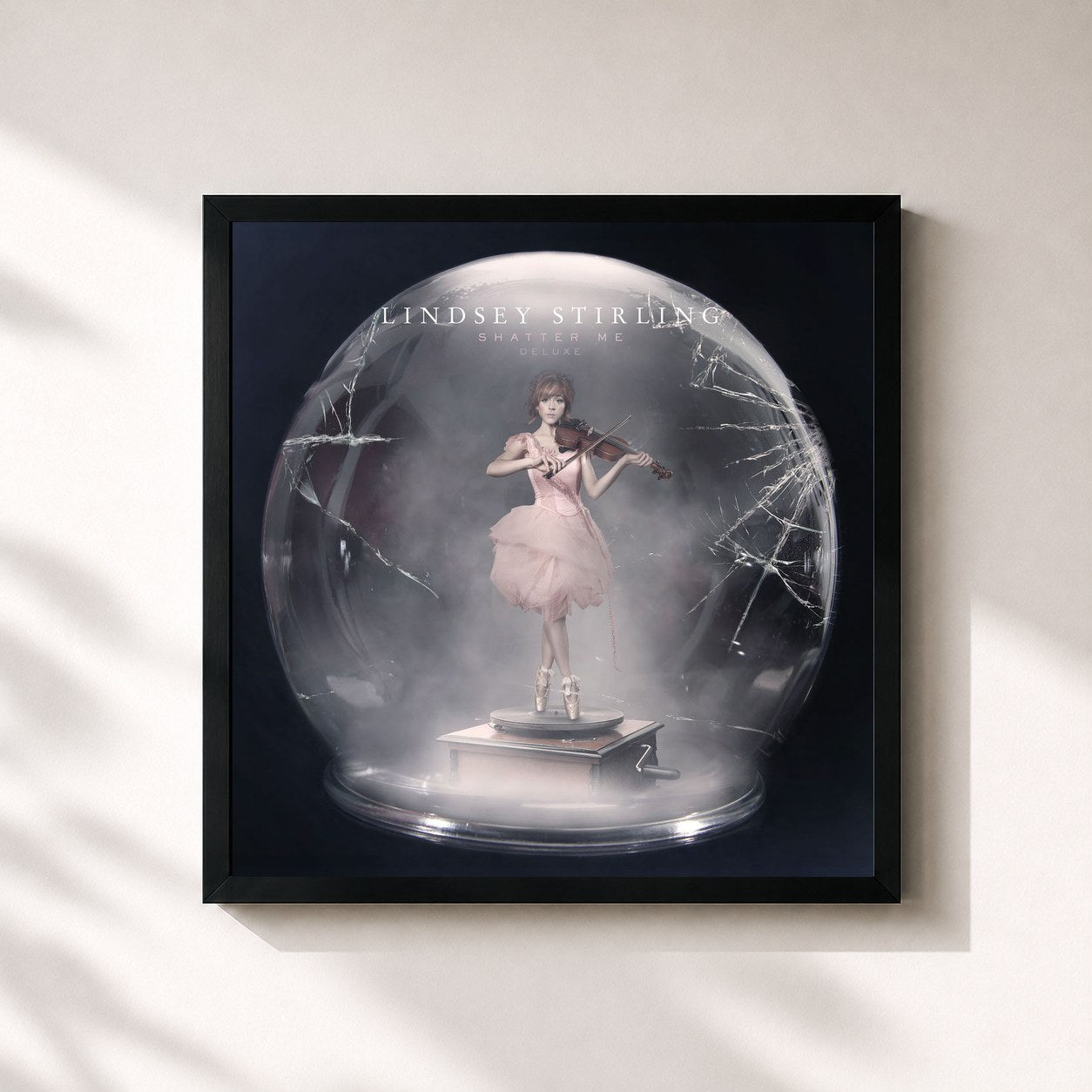 #noir Tableau carré de l'album Shatter Me (Deluxe) de Lindsey Stirling, cadre noir 32x32 cm