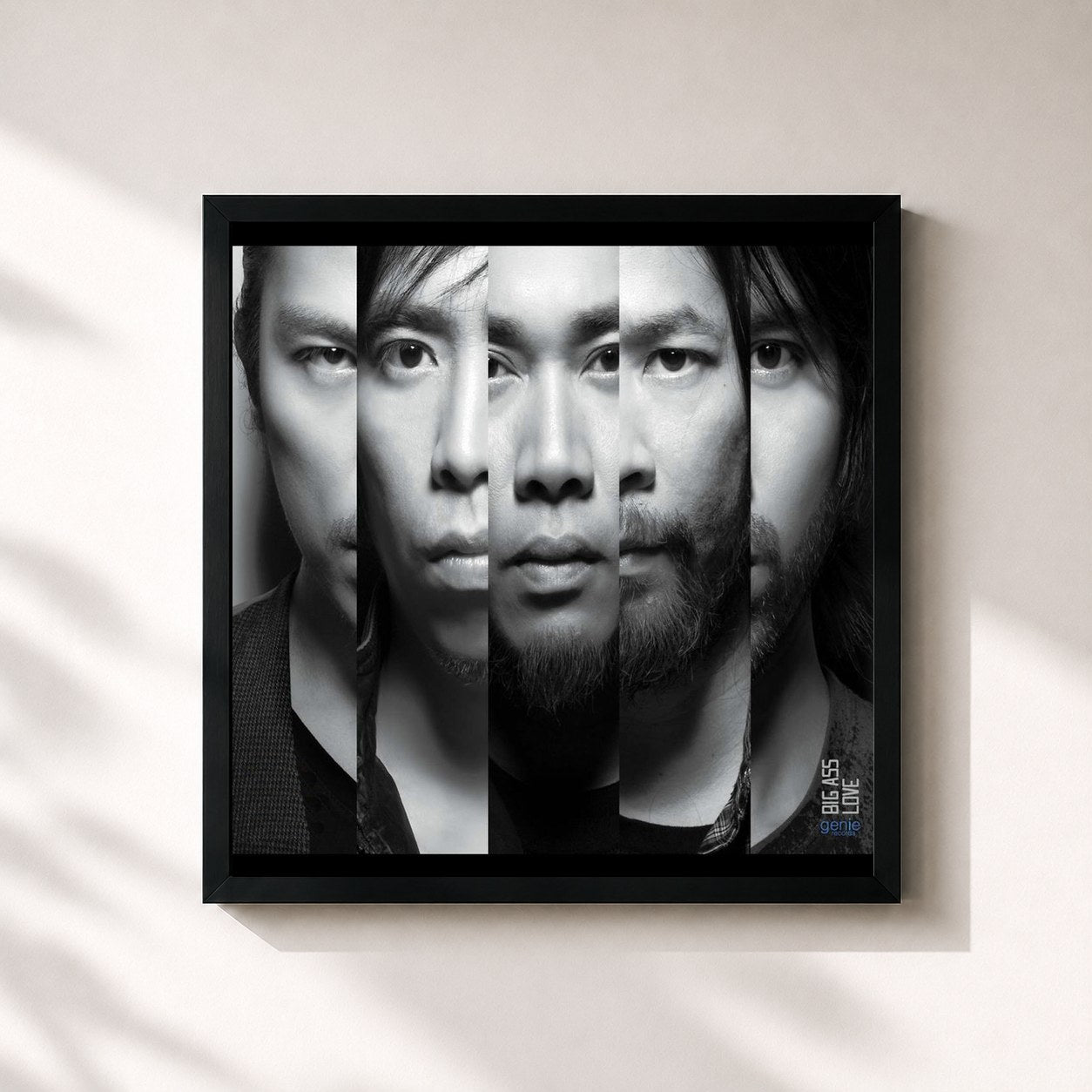 #noir Tableau carré de l'album LOVE de Big Ass, cadre noir 32x32 cm