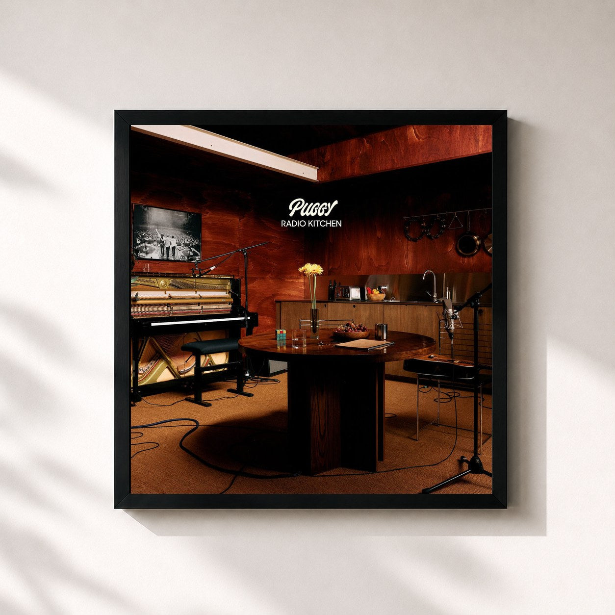 #noir Tableau carré de l'album Radio Kitchen EP de Puggy, cadre noir 32x32 cm
