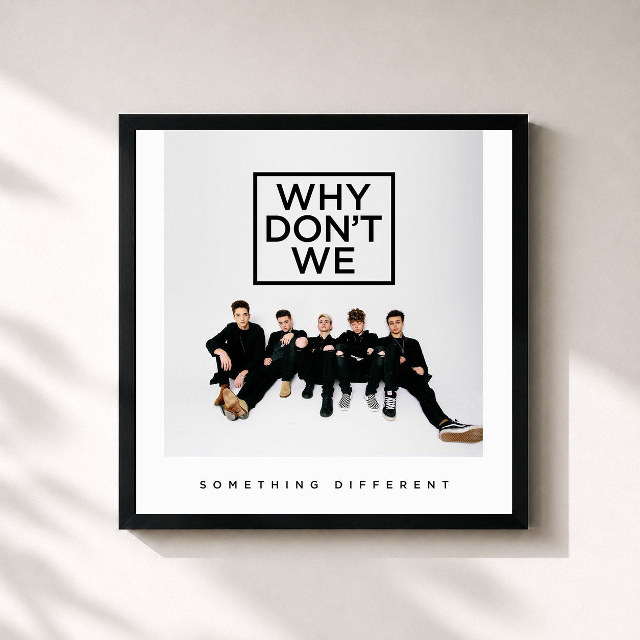 #noir Tableau carré de l'album Something Different de Why Don't We, cadre noir 32x32 cm