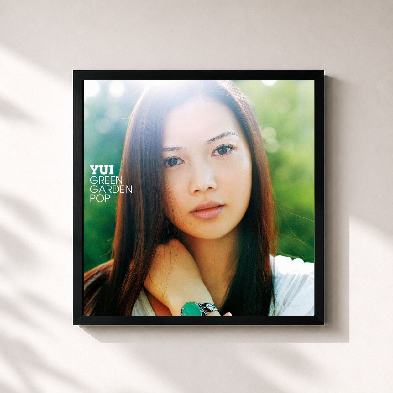 #noir Tableau carré de l'album Green Garden Pop de YUI, cadre noir 32x32 cm