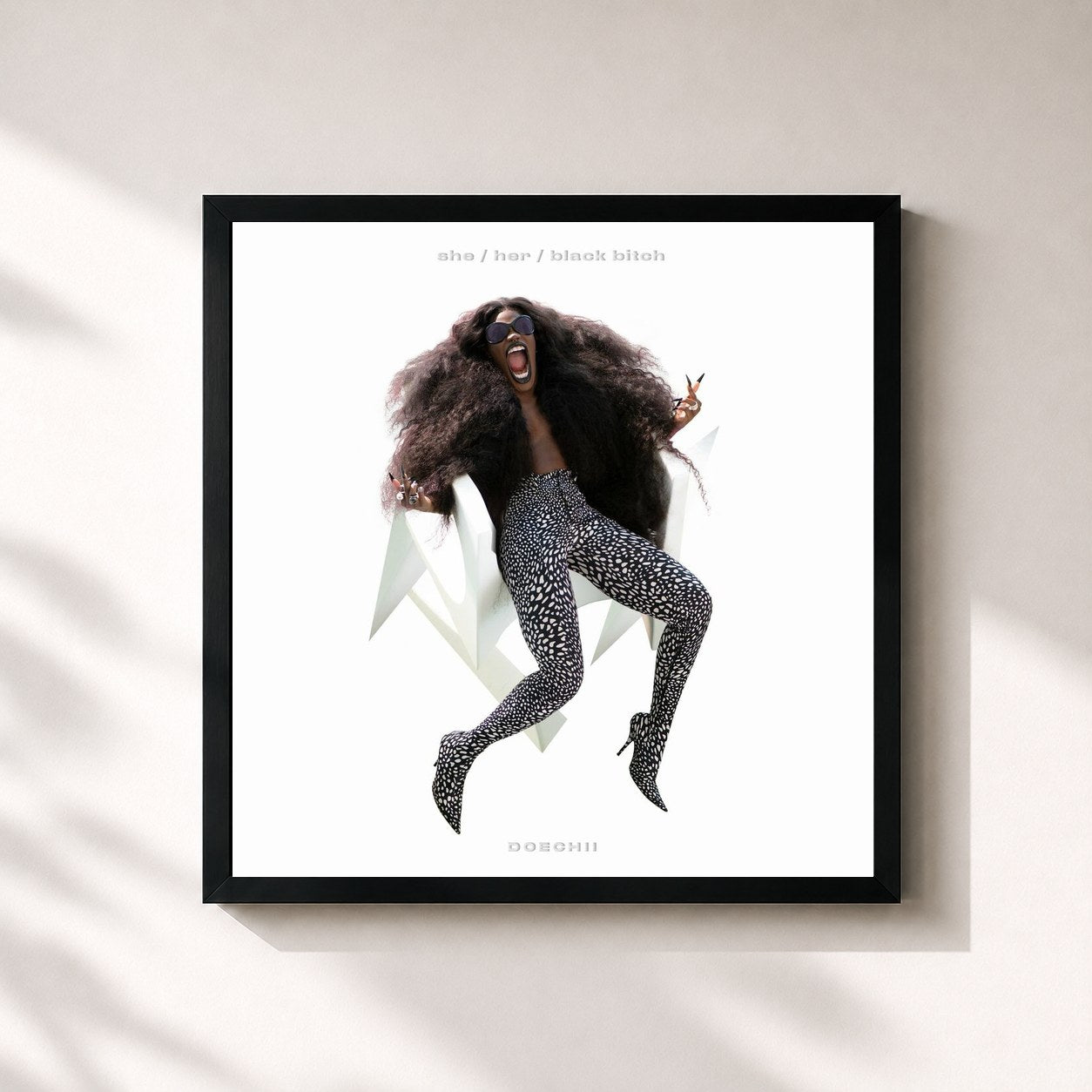 #noir Tableau carré de l'album she / her / black bitch de Doechii, cadre noir 32x32 cm