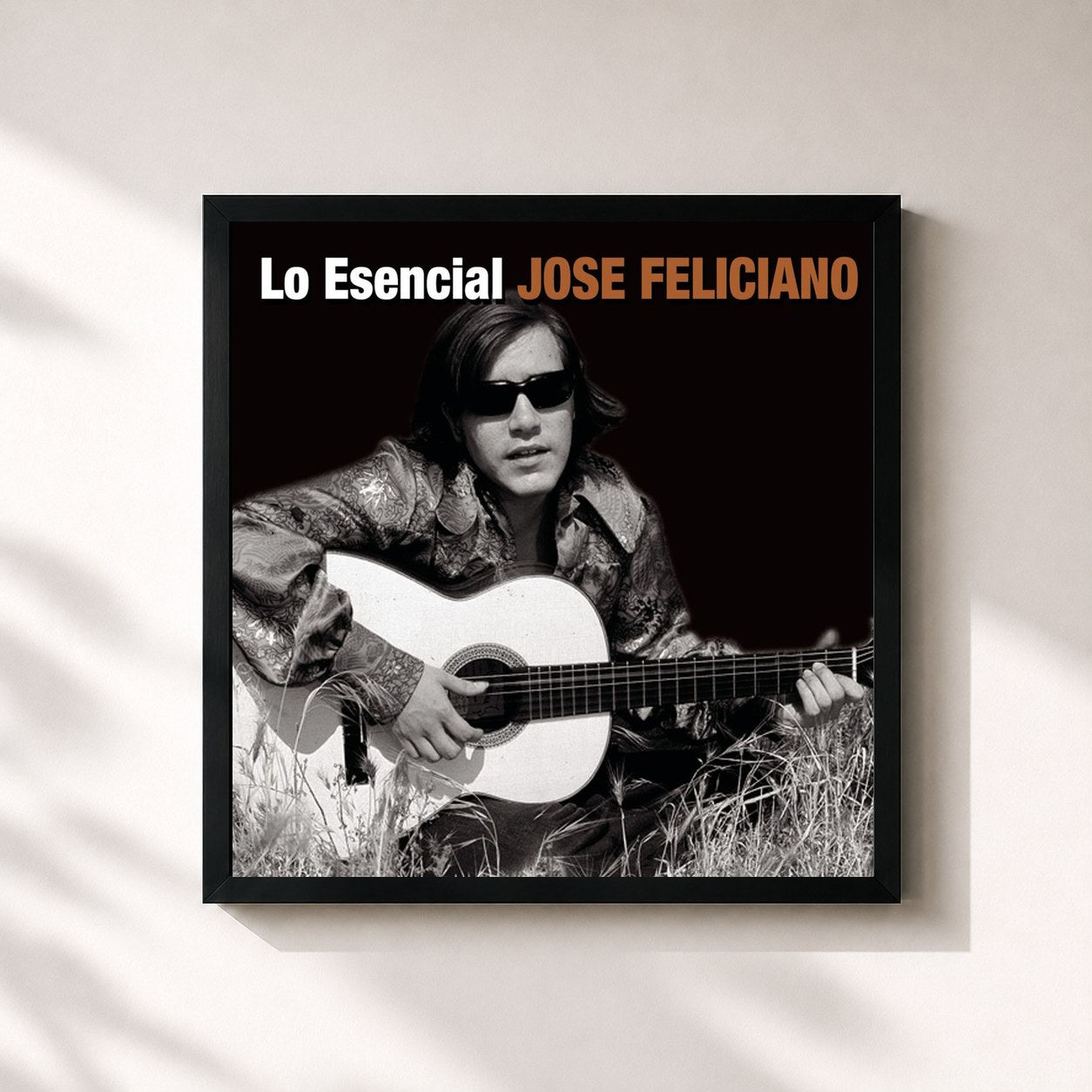 #noir Tableau carré de l'album Lo Esencial de José Feliciano, cadre noir 32x32 cm