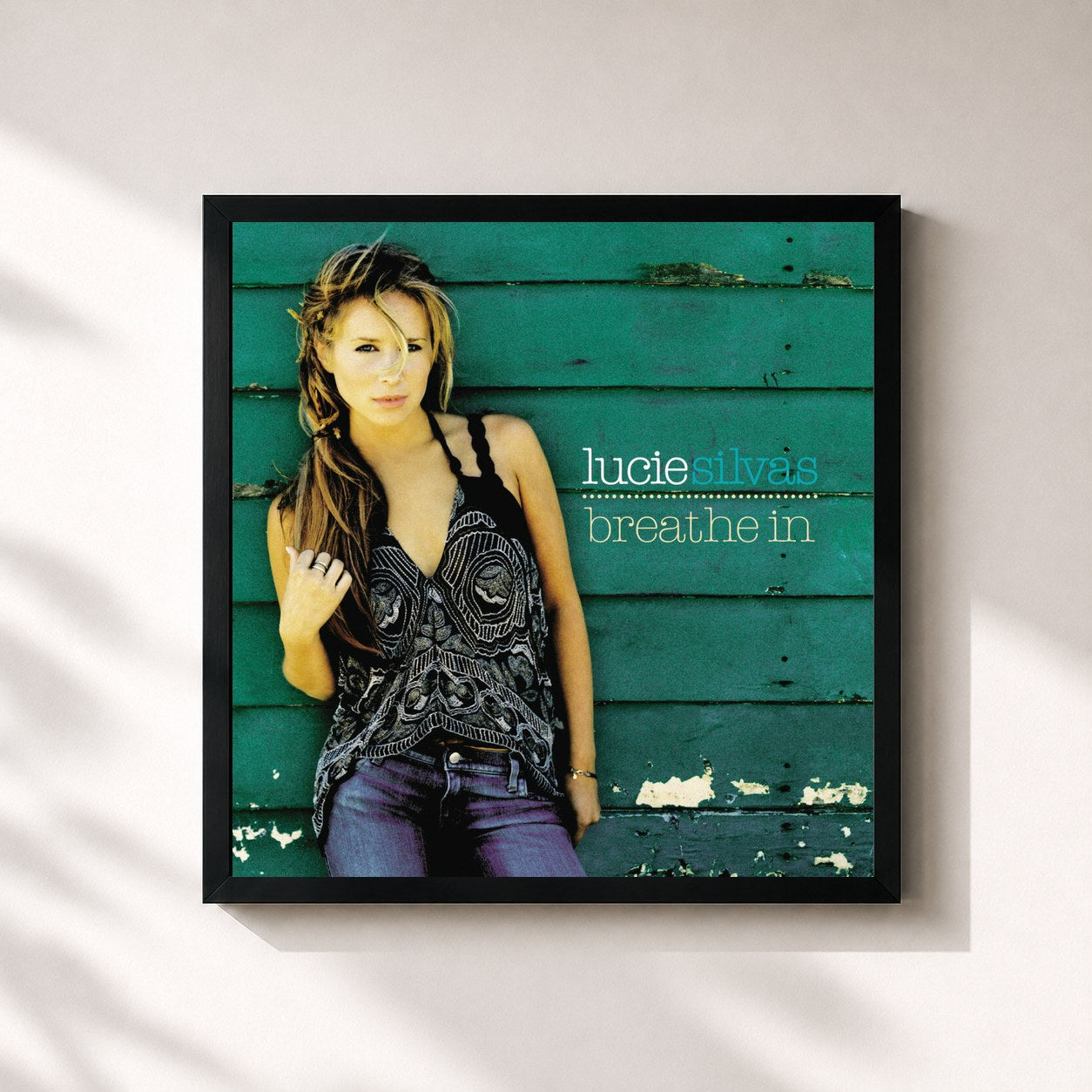 #noir Tableau carré de l'album Breathe In de Lucie Silvas, cadre noir 32x32 cm