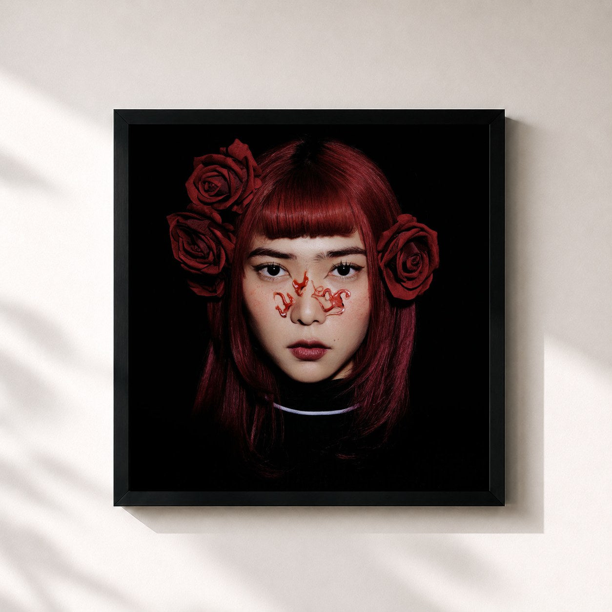 #noir Tableau carré de l'album ISYANA de Isyana Sarasvati, cadre noir 32x32 cm