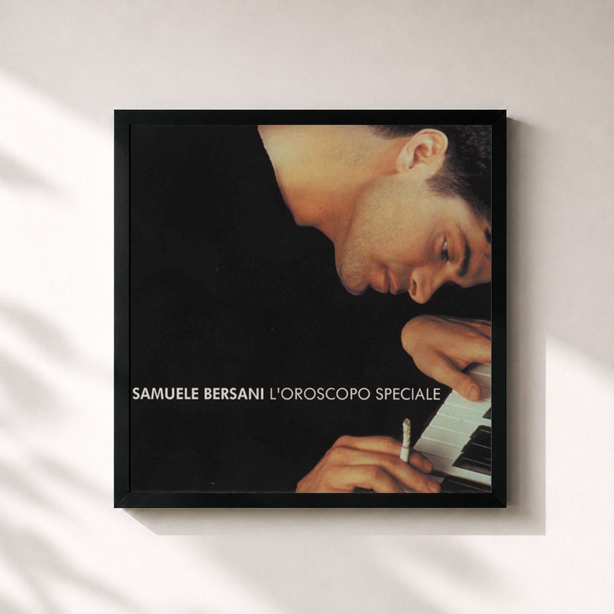 #noir Tableau carré de l'album L' Oroscopo Speciale de Samuele Bersani, cadre noir 32x32 cm
