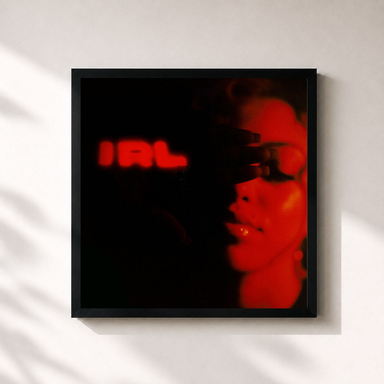 #noir Tableau carré de l'album IRL de Mahalia, cadre noir 32x32 cm