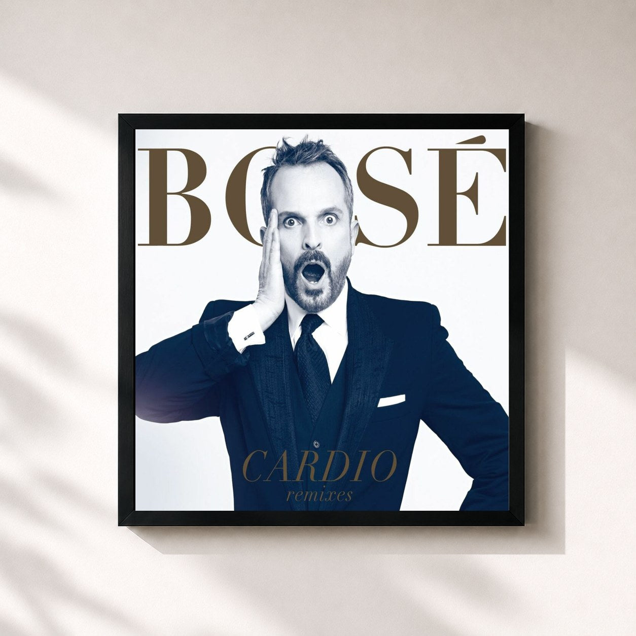 #noir Tableau carré de l'album Cardio Remixes de Miguel Bosé, cadre noir 32x32 cm