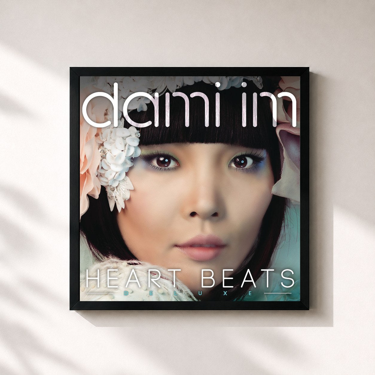 #noir Tableau carré de l'album Heart Beats (Deluxe Edition) de Dami Im, cadre noir 32x32 cm
