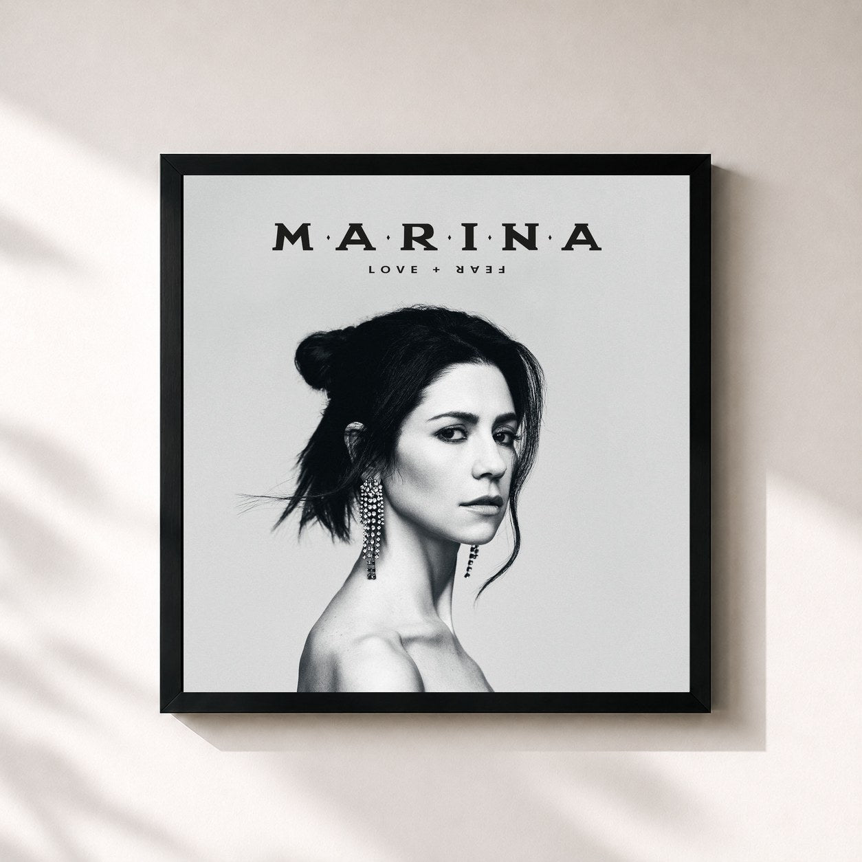 #noir Tableau carré de l'album Love + Fear de Marina, cadre noir 32x32 cm