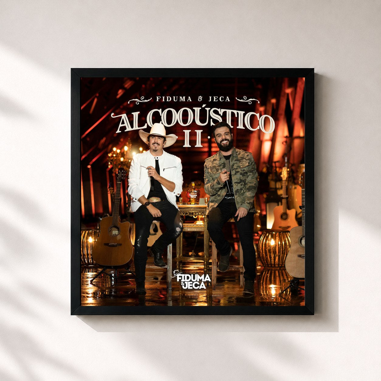 #noir Tableau carré de l'album Alcooústico 2 de Fiduma & Jeca, cadre noir 32x32 cm