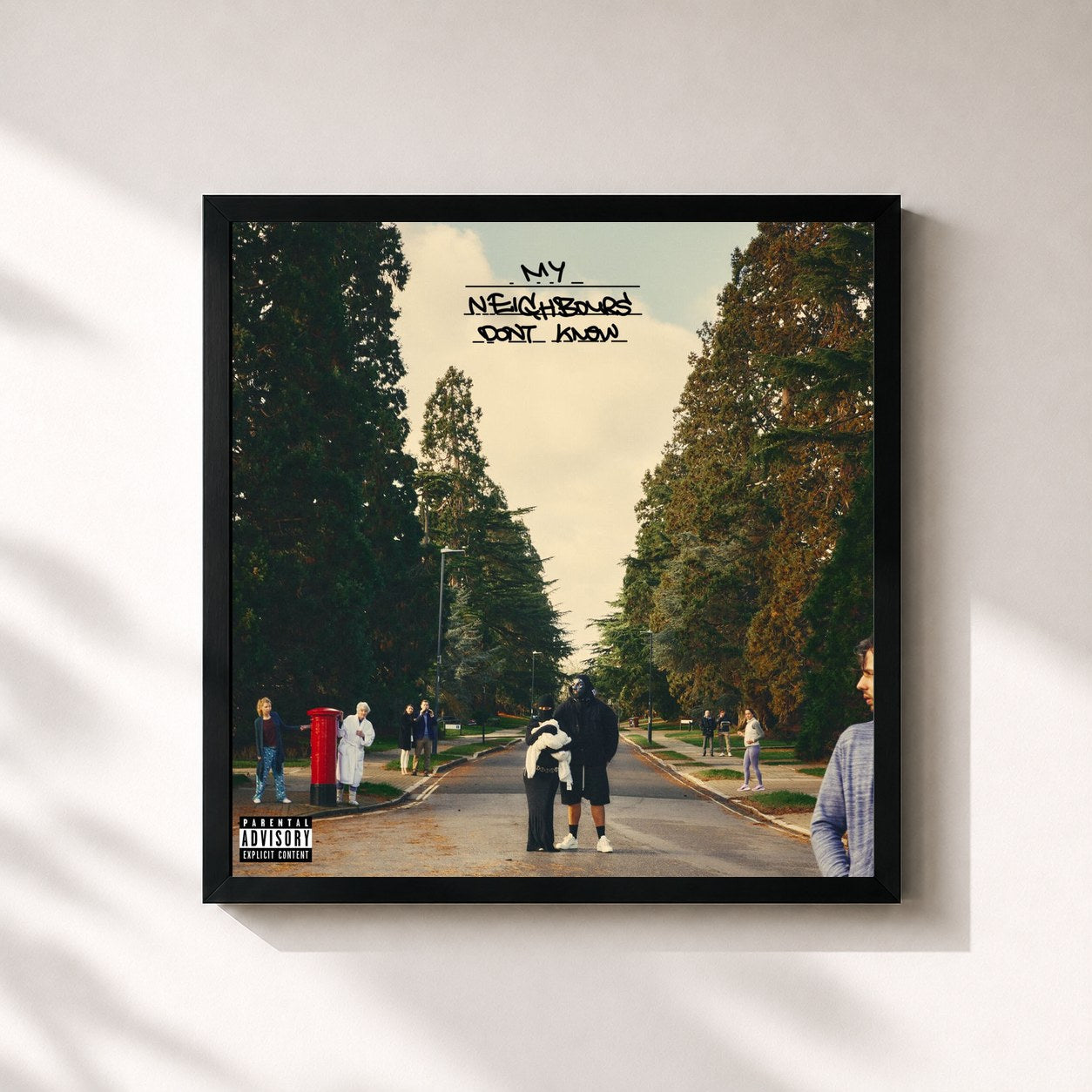 #noir Tableau carré de l'album my neighbours don't know. de M Huncho, cadre noir 32x32 cm