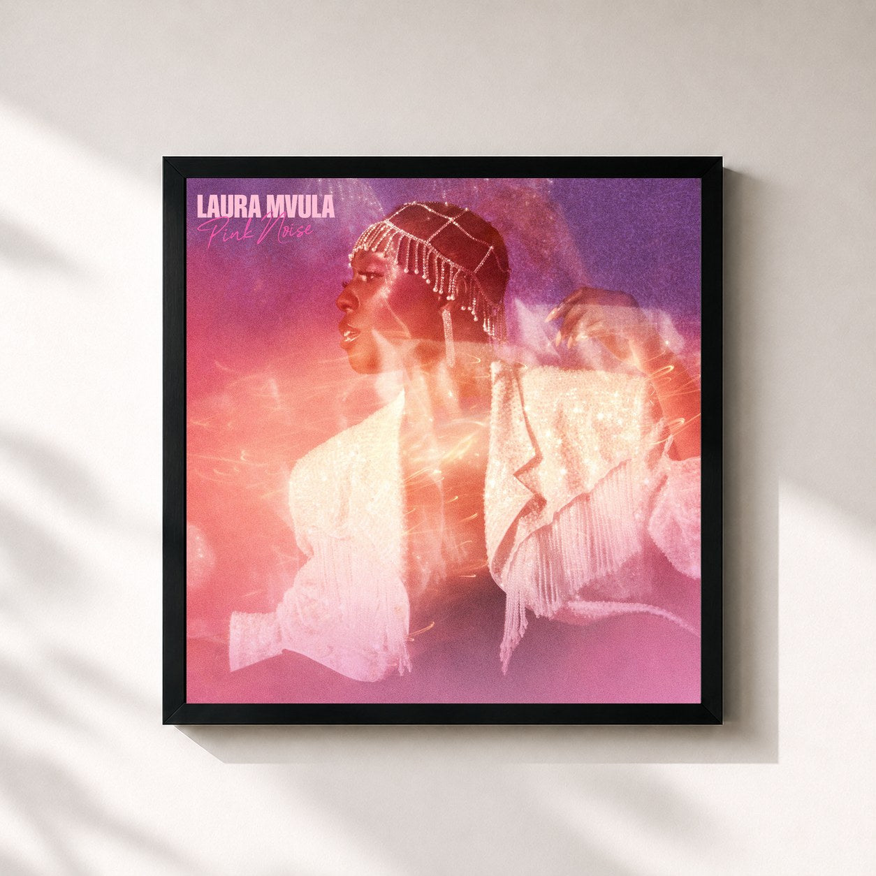 #noir Tableau carré de l'album Pink Noise de Laura Mvula, cadre noir 32x32 cm