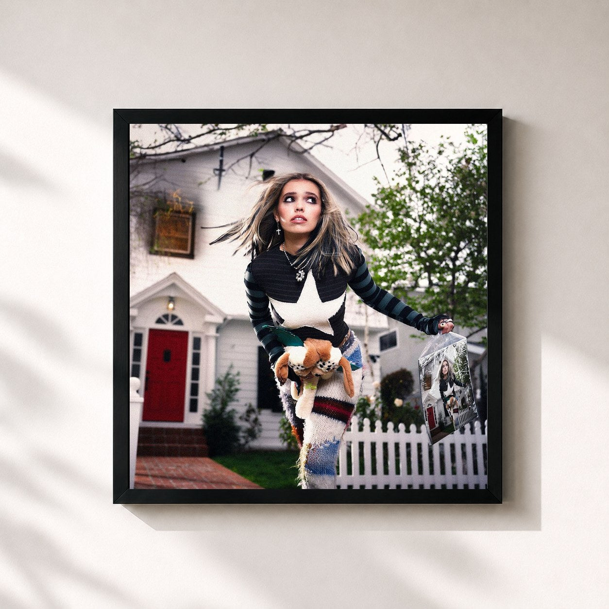 #noir Tableau carré de l'album High Concept de salem ilese, cadre noir 32x32 cm