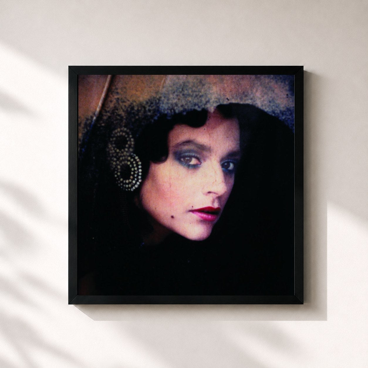 #noir Tableau carré de l'album Elle ou Moi de NACH, cadre noir 32x32 cm