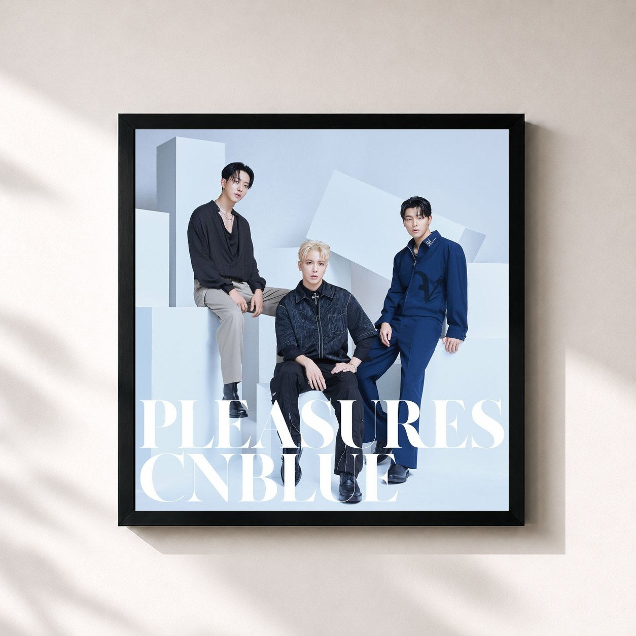 #noir Tableau carré de l'album PLEASURES de CNBLUE, cadre noir 32x32 cm