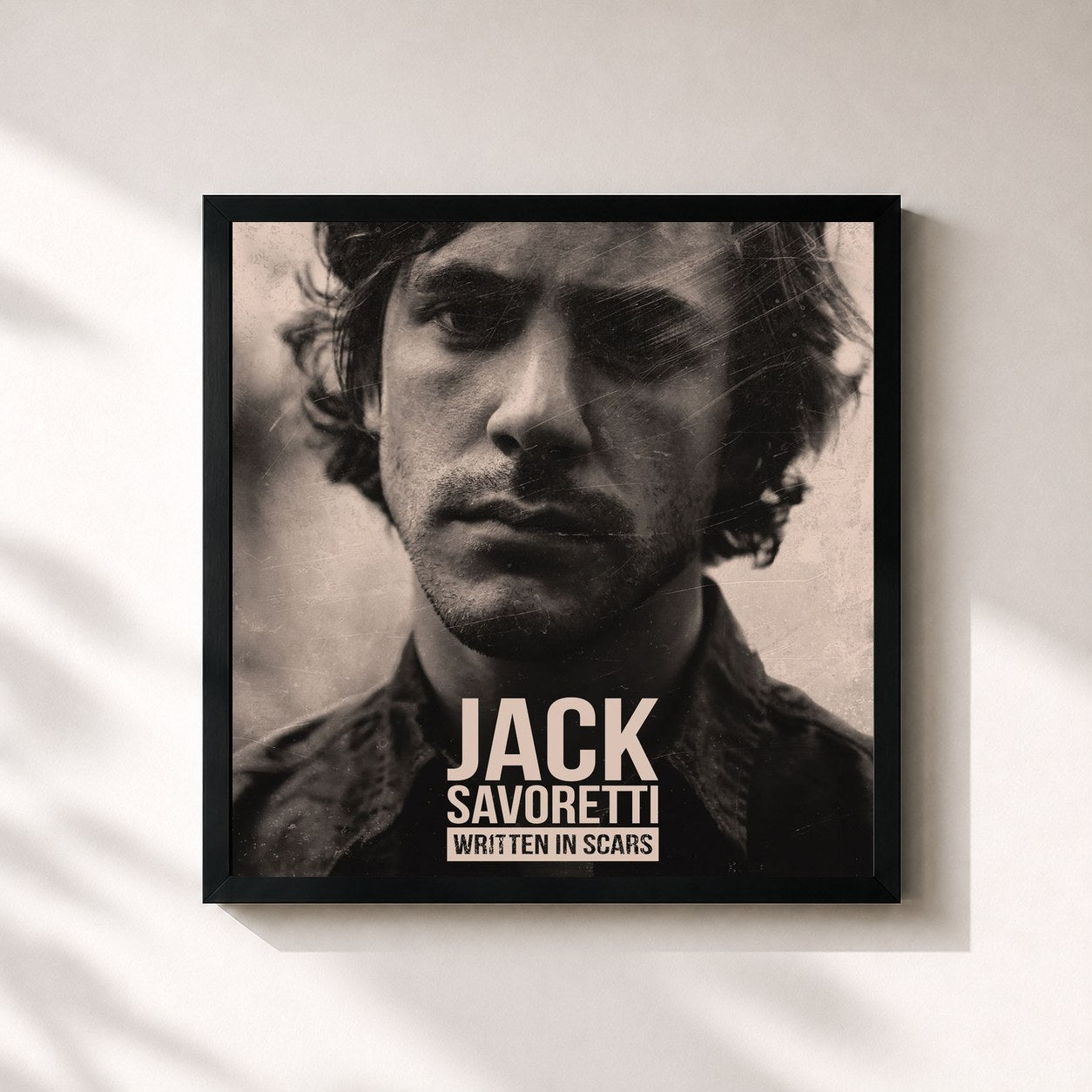 #noir Tableau carré de l'album Written in Scars de Jack Savoretti, cadre noir 32x32 cm