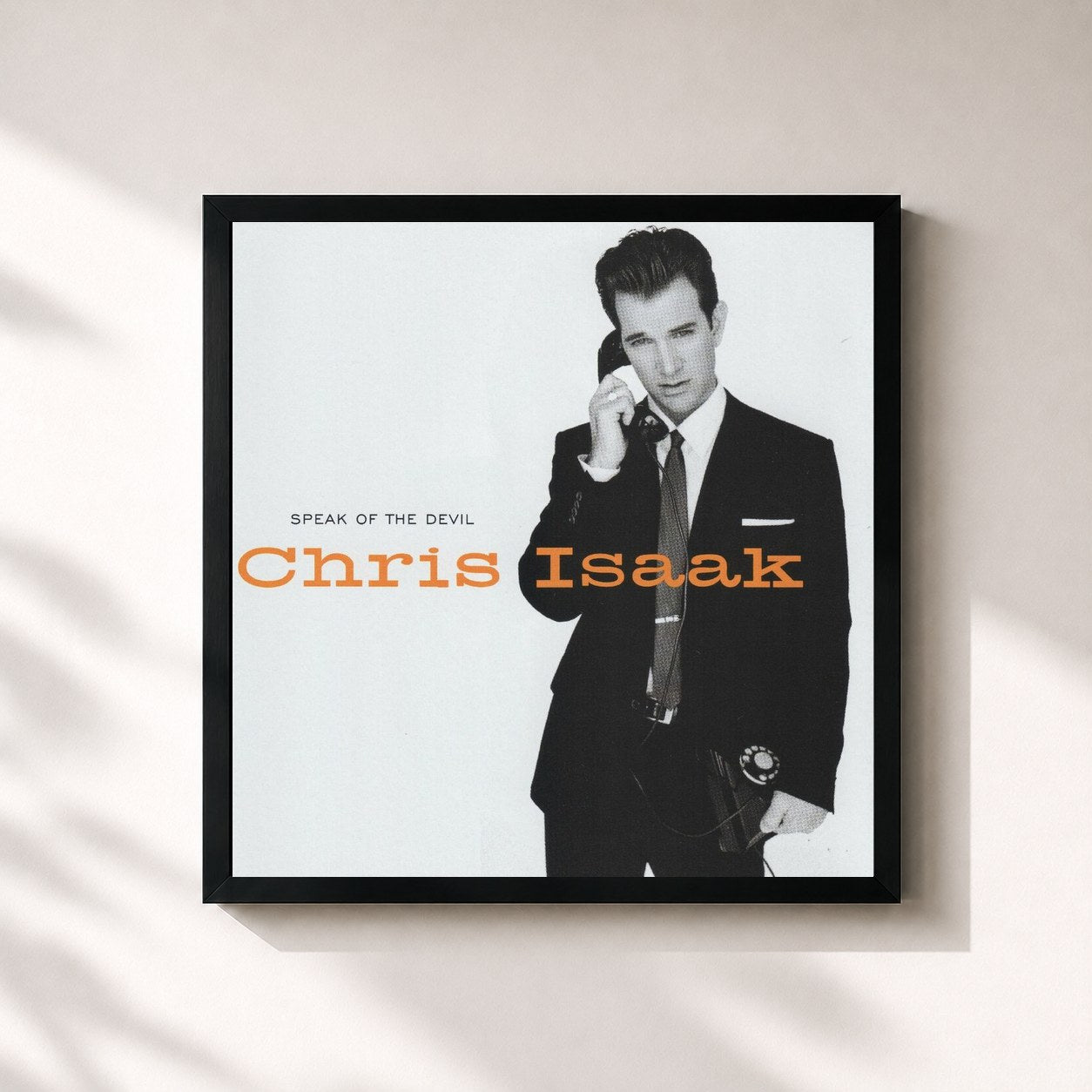 #noir Tableau carré de l'album Speak Of The Devil de Chris Isaak, cadre noir 32x32 cm