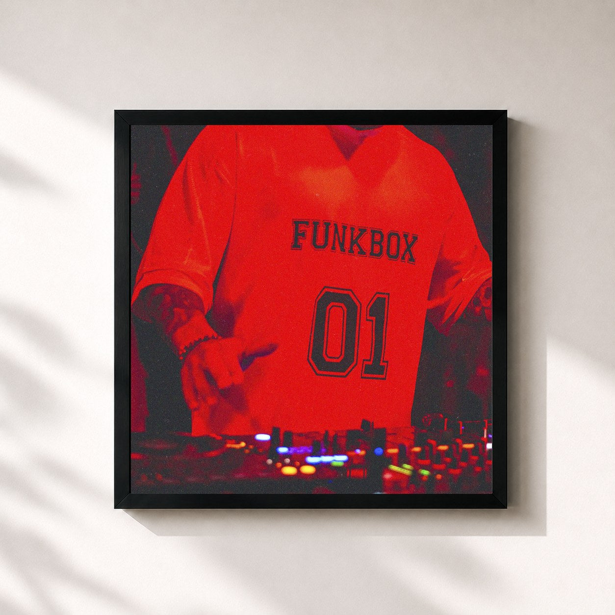 #noir Tableau carré de l'album FUNKBOX 01 de DENNIS, cadre noir 32x32 cm