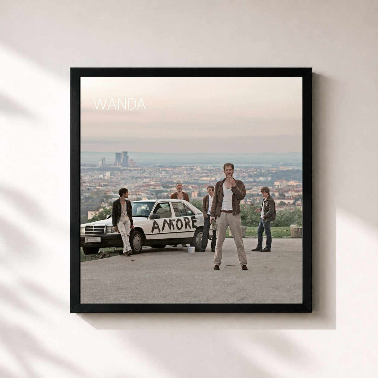 #noir Tableau carré de l'album Amore de Wanda, cadre noir 32x32 cm