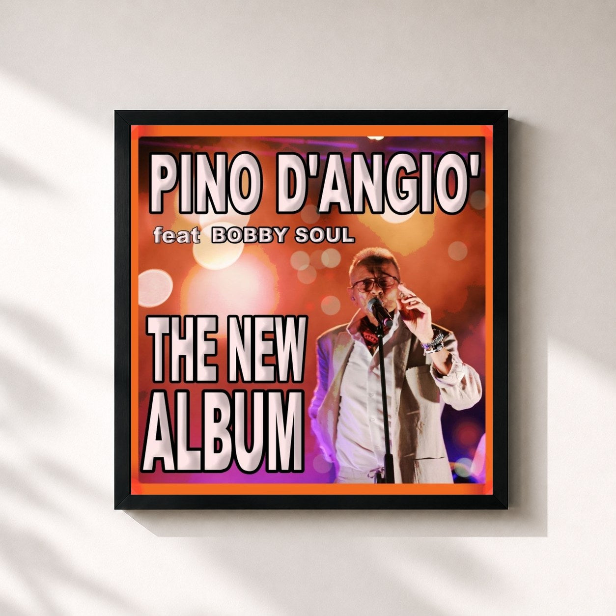 #noir Tableau carré de l'album THE NEW ALBUM de Pino D'Angiò, cadre noir 32x32 cm