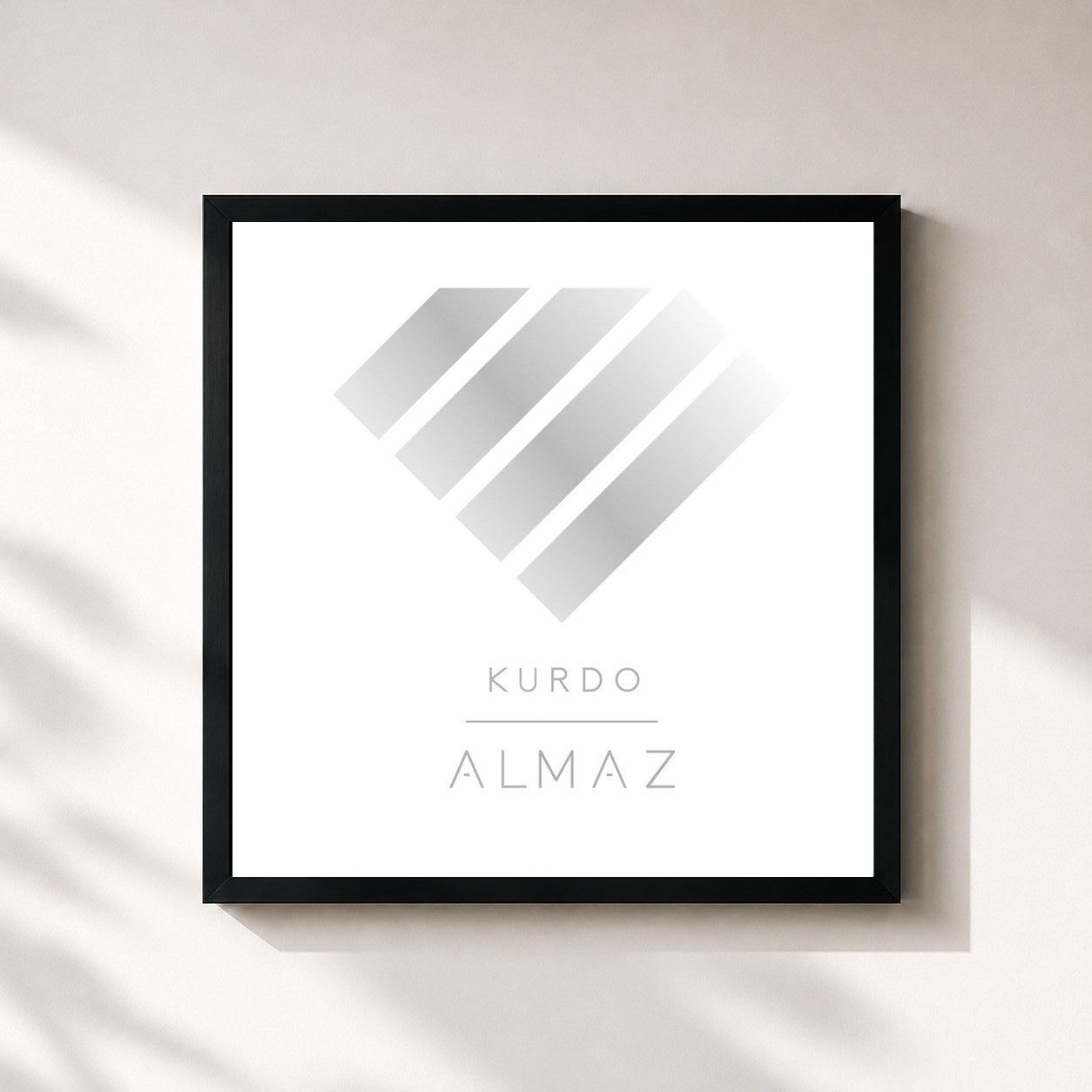 #noir Tableau carré de l'album Almaz de Kurdo, cadre noir 32x32 cm