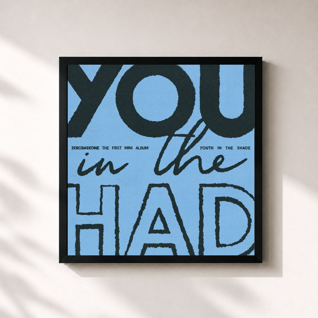 #noir Tableau carré de l'album YOUTH IN THE SHADE de ZEROBASEONE, cadre noir 32x32 cm