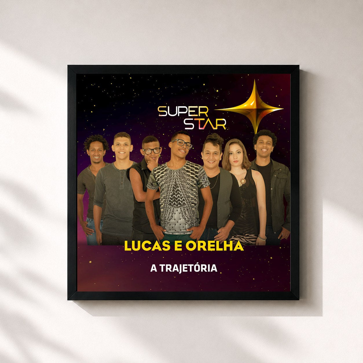 #noir Tableau carré de l'album Superstar - Lucas e Orelha - Trajetória de Lucas e Orelha, cadre noir 32x32 cm