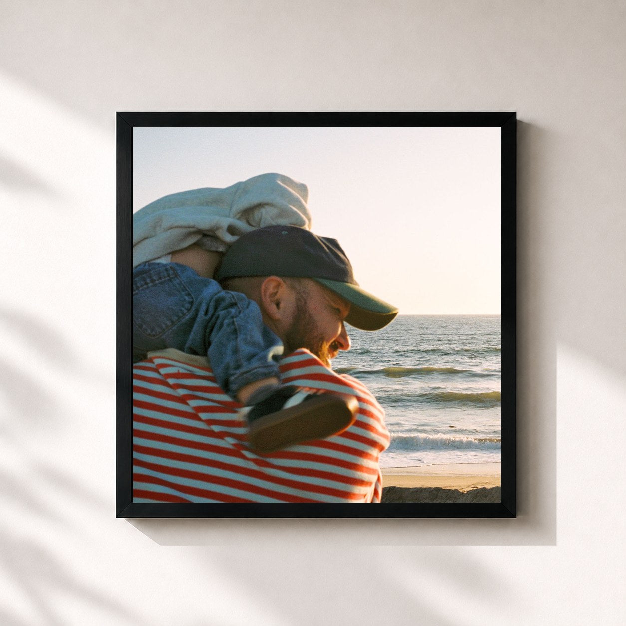 #noir Tableau carré de l'album LOOK! I'm Alive de Quinn XCII, cadre noir 32x32 cm