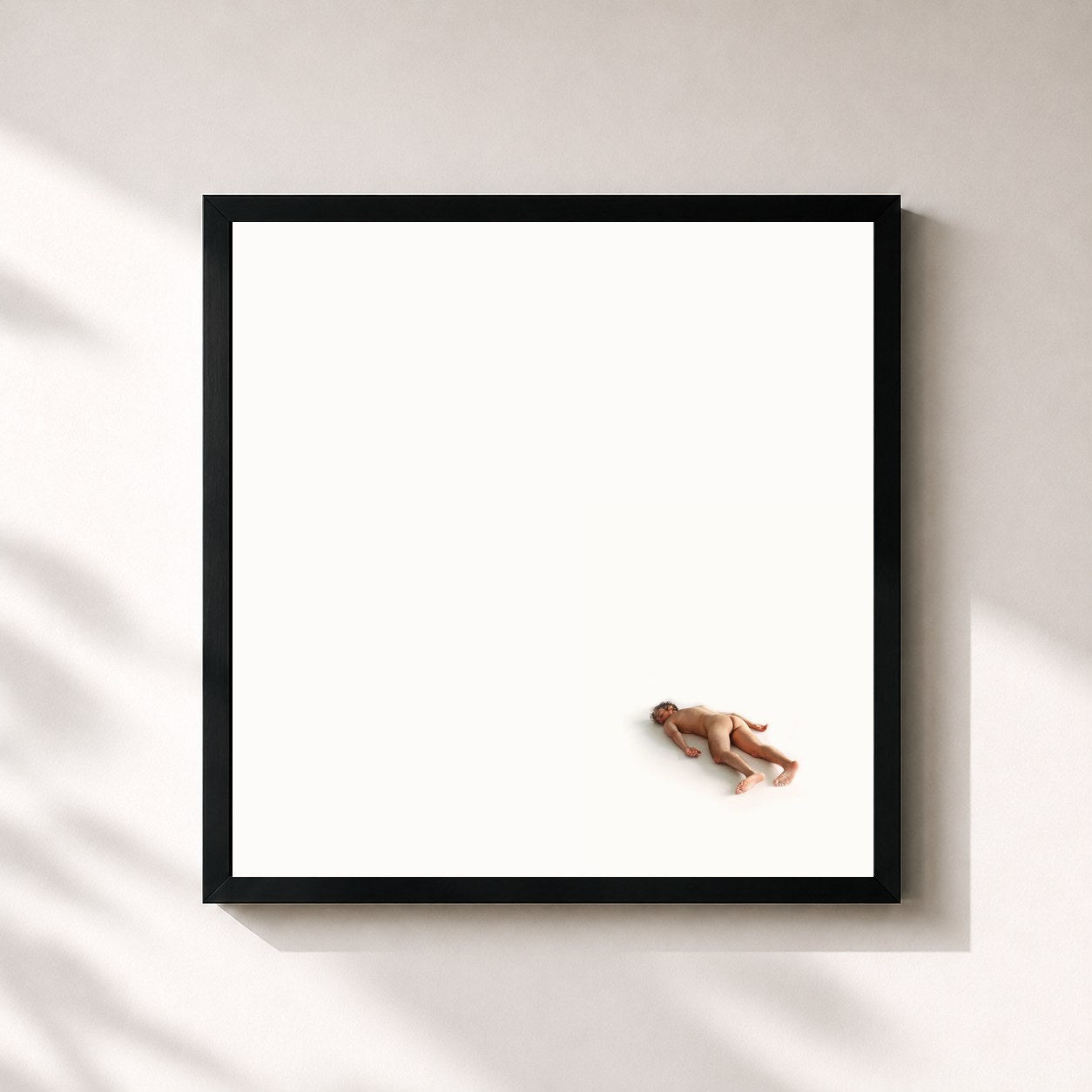 #noir Tableau carré de l'album Naked de Aliocha Schneider, cadre noir 32x32 cm