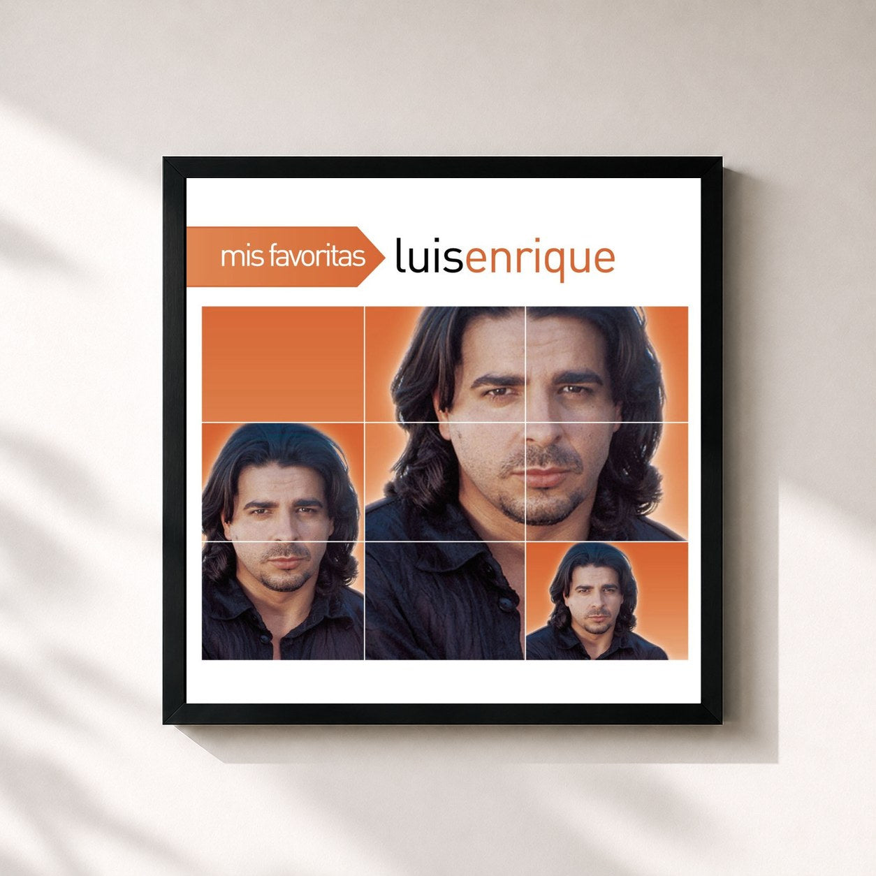 #noir Tableau carré de l'album Mis Favoritas de Luis Enrique, cadre noir 32x32 cm