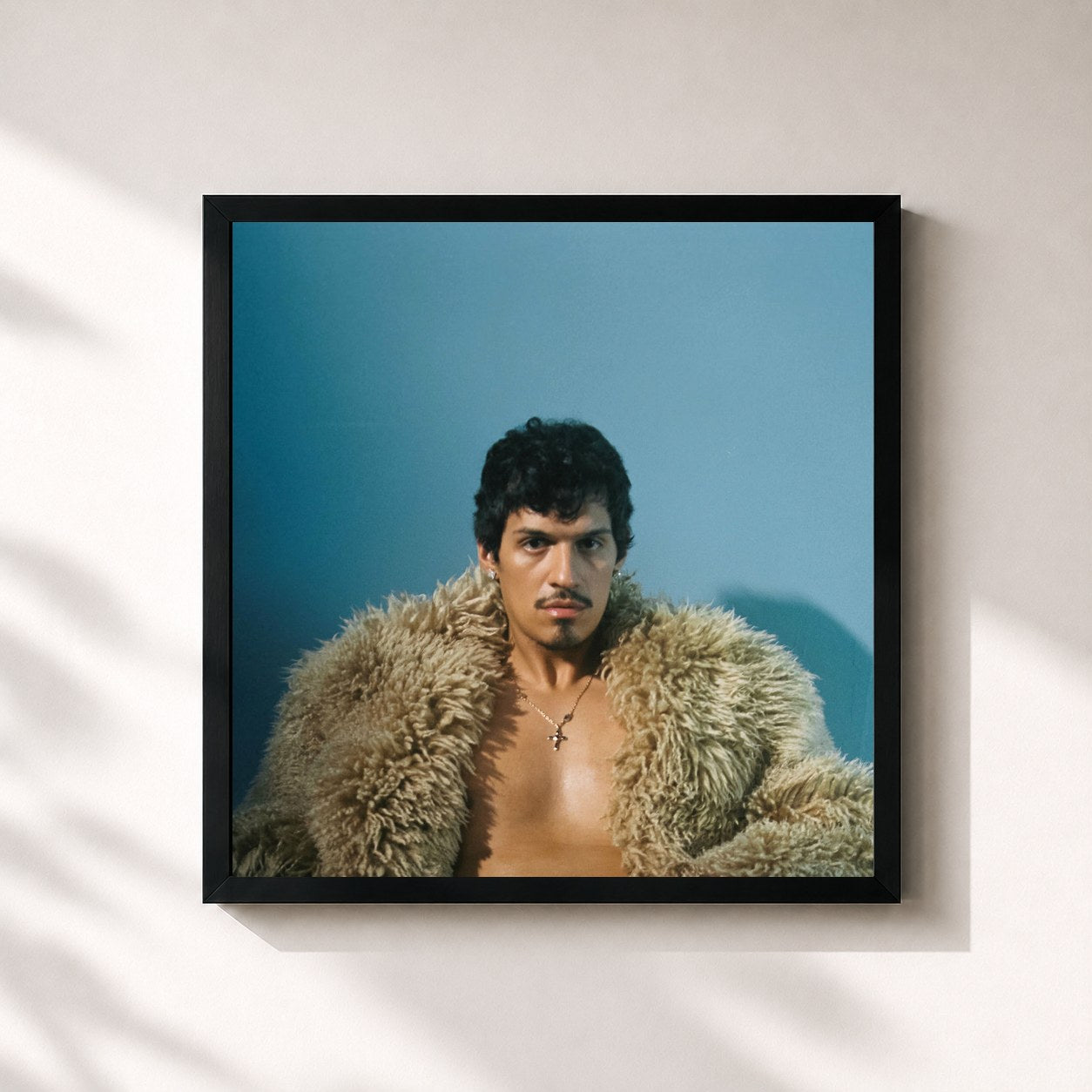 #noir Tableau carré de l'album God Said No de Omar Apollo, cadre noir 32x32 cm