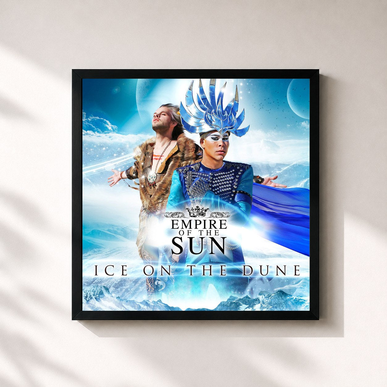 #noir Tableau carré de l'album Ice On The Dune de Empire of the Sun, cadre noir 32x32 cm